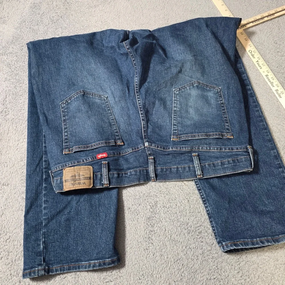 Wrangler relaxed fit